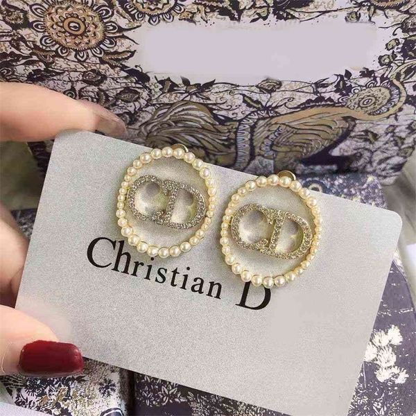 

new earrings with brilliant diamonds classic pearl earrings, Golden