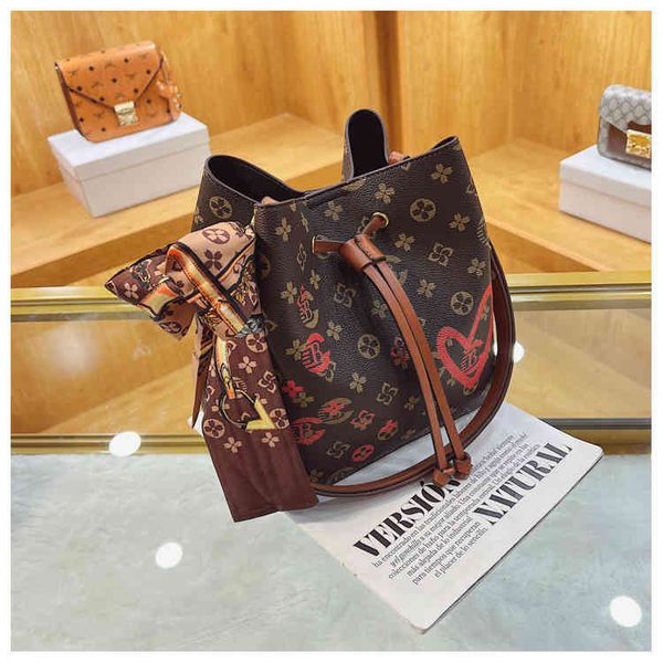 

family bag female bucket 2022 new fashion shoulder printed chain handbag women bags designer luxury fashion handbags