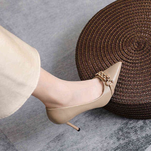 

korean version of pointed high heels in autumn 2022 nude women's large small size shallow mouth soft leather single shoes, Black