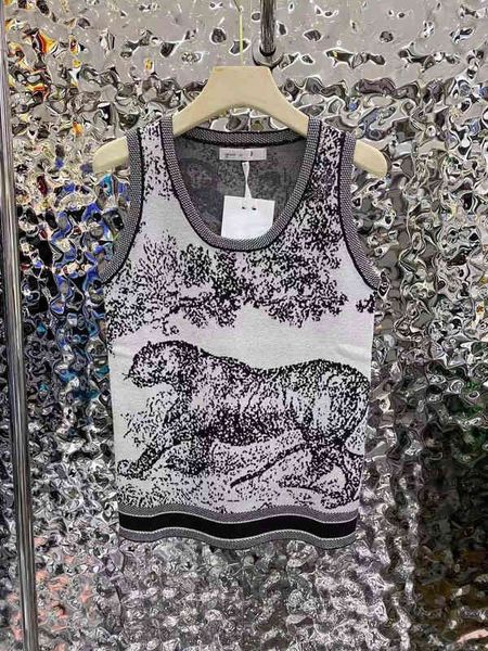 

spring new stitching embroidered sleeveless knitted vest, White