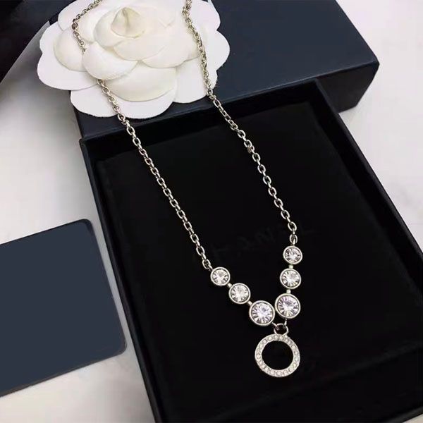 

necklace diamond pendant designer jewelry necklaces woman silver chain with charm luxury crystal clavicle women classic letters girls charmi