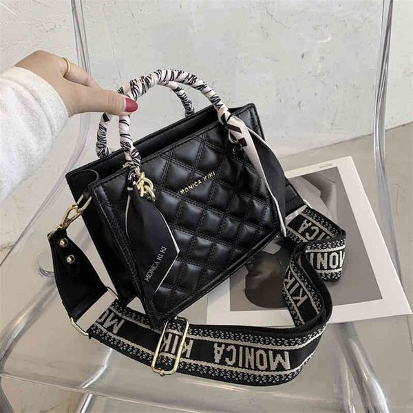 

lingge small bag women's 2022 new fashion versatile one shoulder messenger bag net red foreign style portable small square bag 60% off