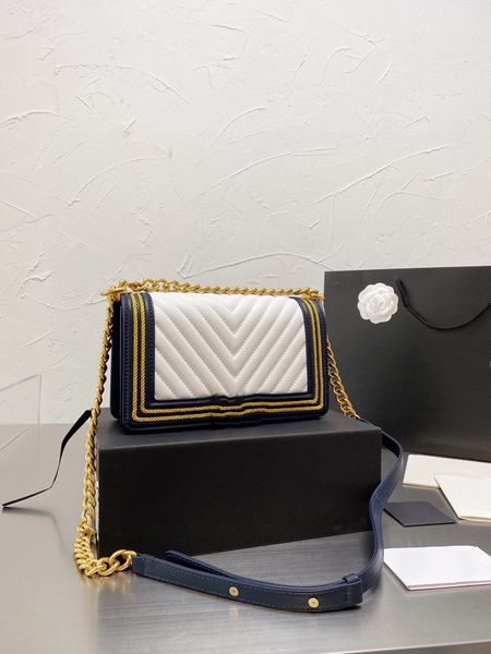 

2022 spring and autumn women's bags luxury designer bags one shoulder portable crossbody chain splicing color black white versatile lar