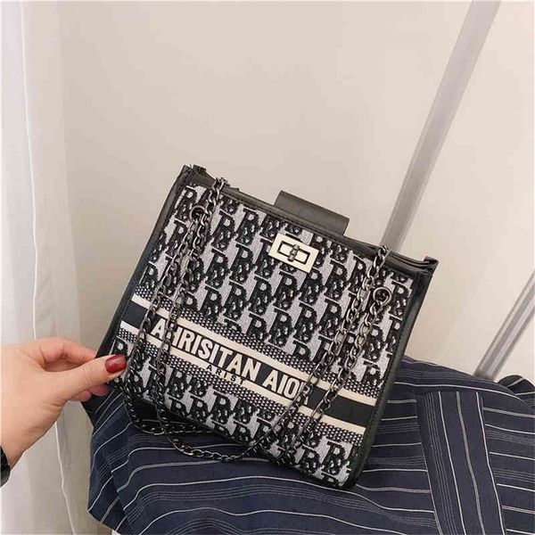 

autumn and winter thousand new women's messenger one portable light high-grade high-capacity 80% off purse sales