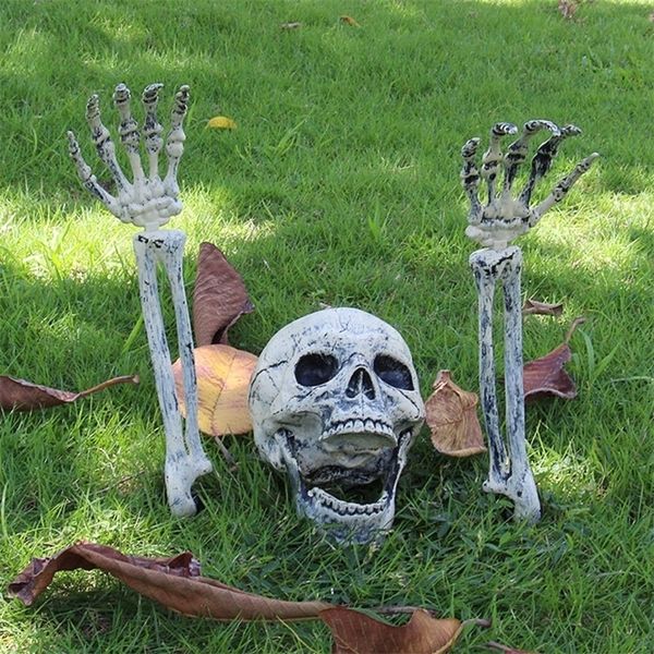 Cranio realistico Scheletro Testa Mano umana Braccia per Halloween Party Home Garden Prato Decor Casa stregata Puntelli horror 220704