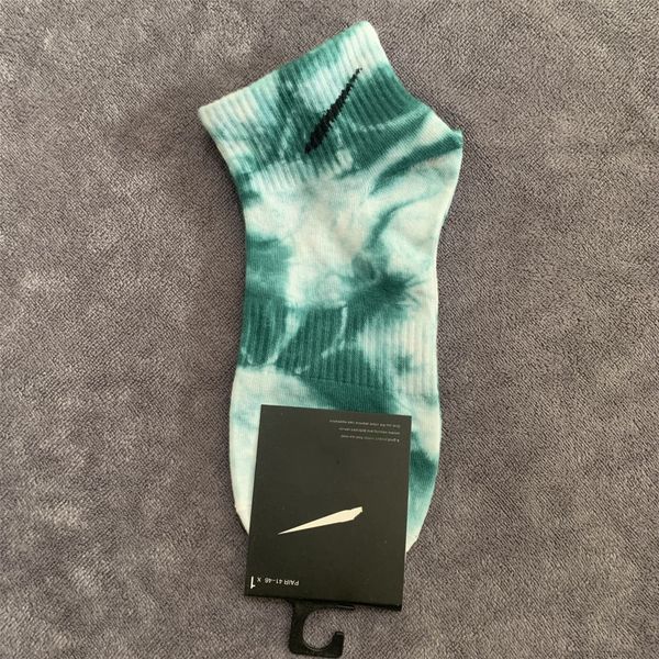 

2022 new tie dye socks men and women short and medium tide socks color sports cotton sock 9b, Black