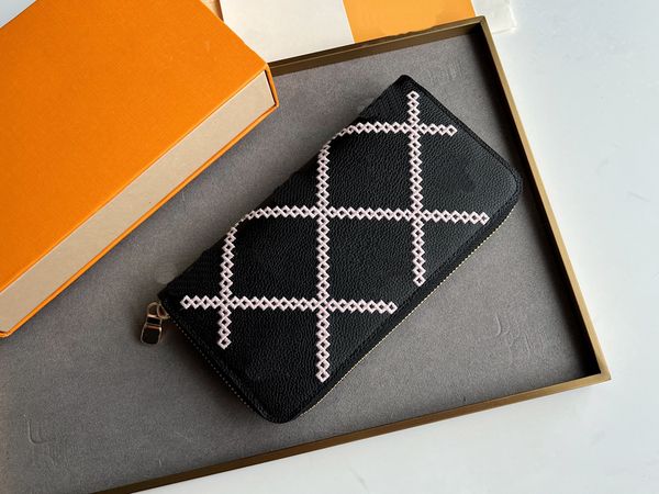 

2022 new luxury accessories wallets ladies wallets zipper bags fashion card holders pockets short wallets with cases 81141, Red;black