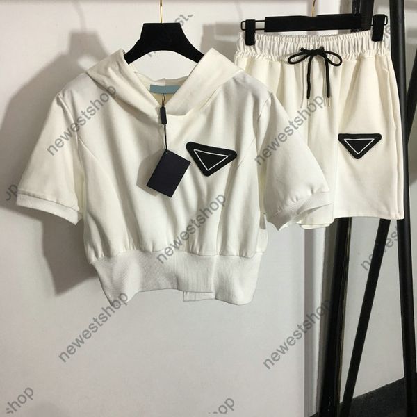 

2022 summer designer womens tracksuits luxury classcal letter print tracksuit women triangle printing sets running hoodies patchwork shorts, Gray