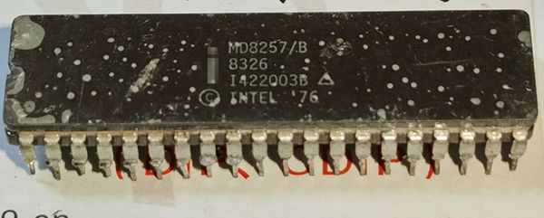 MD8257/B D8257-5 . Integrierte Schaltkreise. Chips. Duale Inline-ICs mit 40-Pin-Keramikgehäuse. Elektronische Komponenten, D8257 CDIP40, DMA-Controller-IC-Mikroelektronik