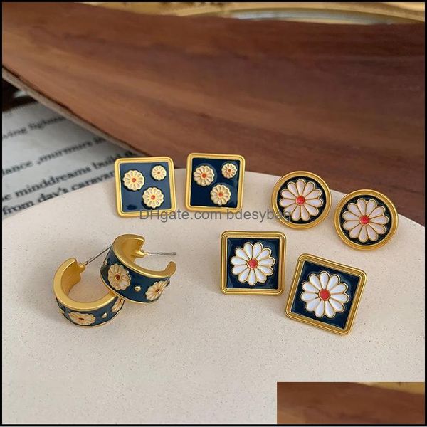 

stud earrings jewelry korean retro embossed small daisy flower 925 sier needle simple square round fresh drop delivery 2021 uehsw, Golden;silver