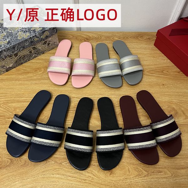 

2022 summer new d family letter embroidered flat slippers, wearing beach shoes and one-line slippers, Black