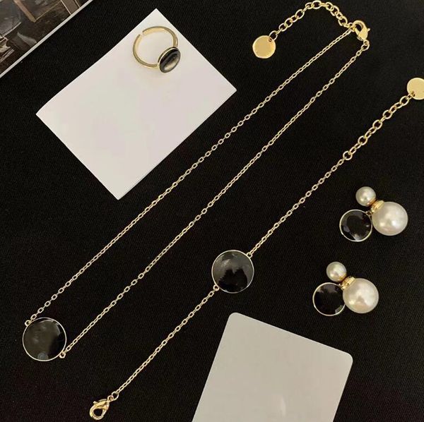 

bangle bracelets luxury jewelry pendants hipping bijoux designer original packaging d letter necklace pearl earrings brass bracelet open rin, Black