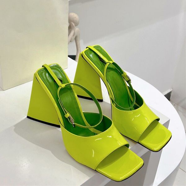 West Fashion Sandals 2022 Новые кожаные высокие каблуки квадратные носки утечка ног с сандал.