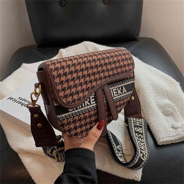 

bag 2022 autumn new chain postman bag trend korean version net red simple single shoulder messenger lattice underarm bag 60% off online