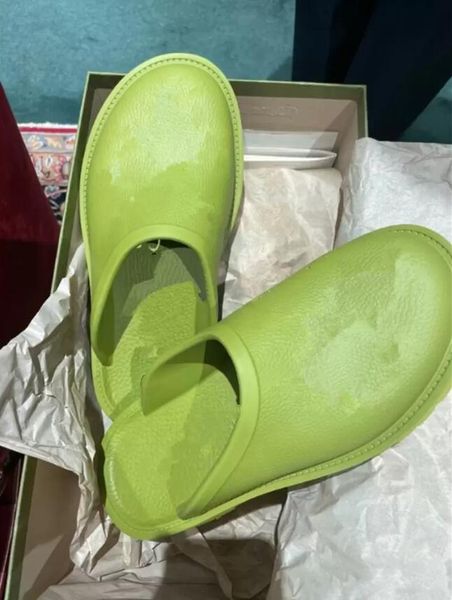 

2022 brand perforated slippers men women platform designer sandals wedge rubber cut-out slide transparent materials fashion beach flats shoe, Black