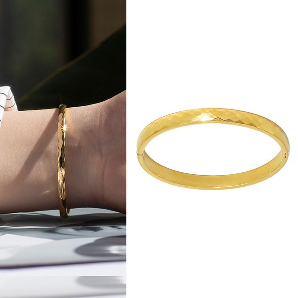 2022 Bracelets para mulheres Trend masculina e feminina amantes de jóias Designer de jóias personalizadas Charm de moda indiana Luxury Gold Color Punk Jewellery