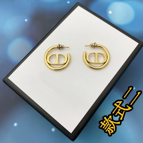 

luxury celebrity female stud earrings d letter dangle brass 18k gold plated pearl earring celeb star high-quality women earrings cd01-1, Silver