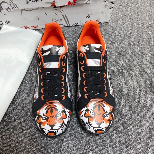 

2022 luxurys designer ace shoes men women sneakers bee chaussures leather trainers embroidery stripes sneaker walking sports shoe size 35-46, Black