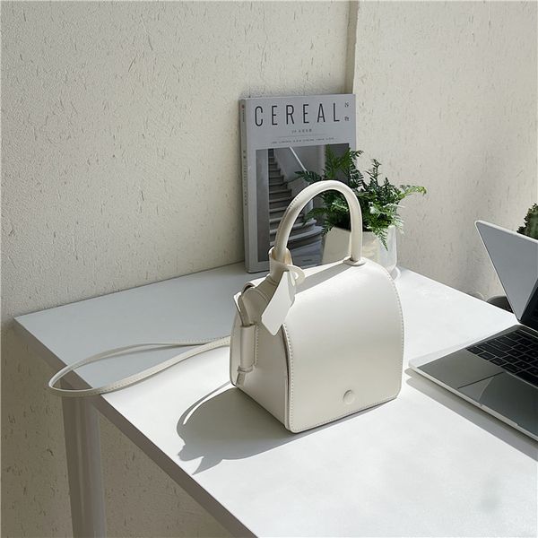 

designer bag hand crossbody bags with flap and magnetic buckle solid color 16.5cm