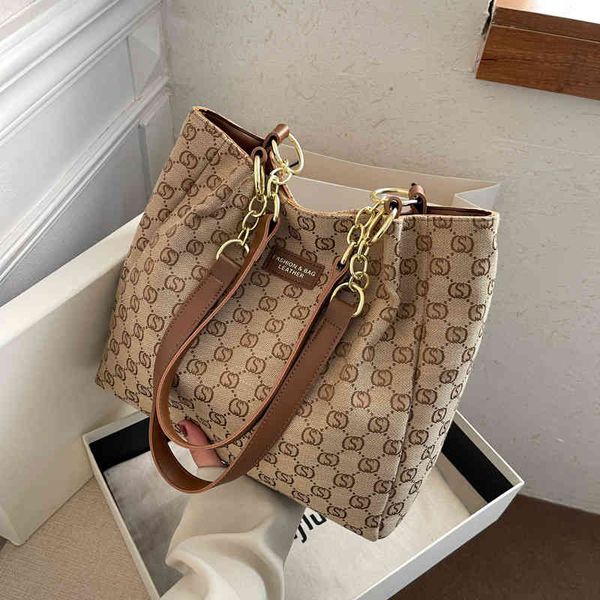 

new luxury accessories this year's popular bag autumn and women's large capacity new fashion college