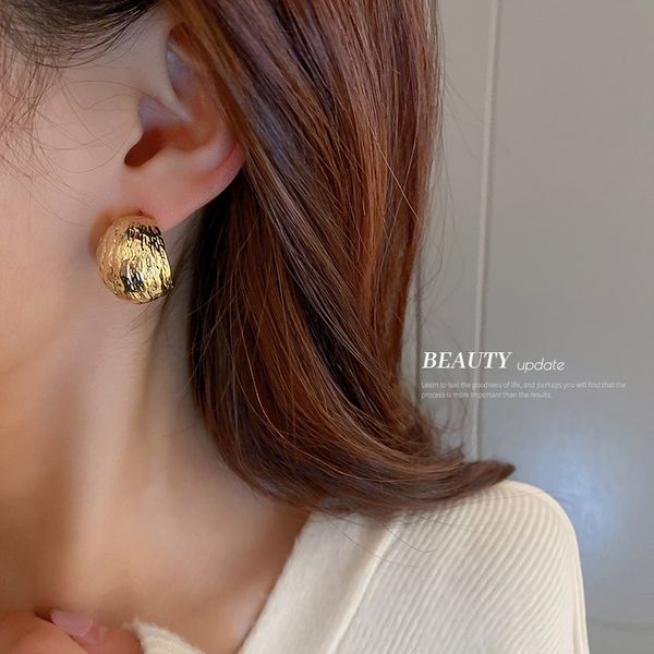 

925 silver needle geometric c- shaped pleated bean arc stud earrings ins niche metal earrings korean style personalized eardrop, Golden