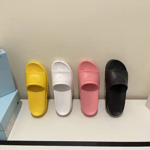 

2022 designer beach scuffs classic flat woman slipper summer lady cartoon big head slippers l bath fashion women shoes, Black