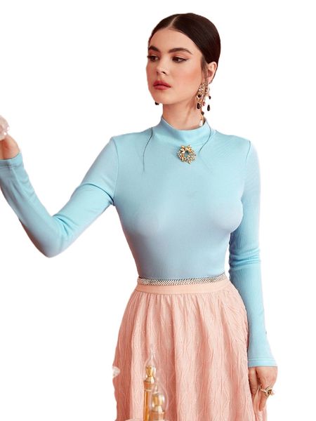 

solid mock neck tee with rhinestone brooch b4yw#, White