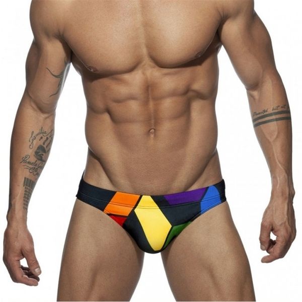 Slip da bagno da uomo Vita bassa Costumi da bagno drop con pushup Pad Pantaloncini sexy Tronchi Boxer Estate Uomo Nuoto per vecchio acquirente 220627