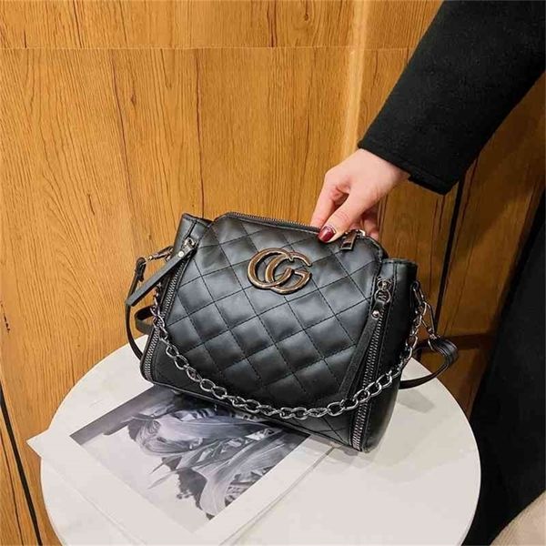 

22% off 2022 trend fashion design bags the same as the embroidered thread lingge big hair live broadcast