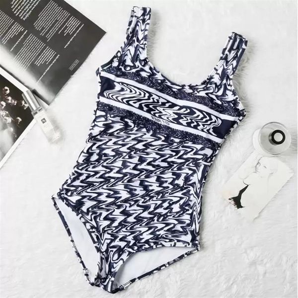 

2022 womens bikini beach bikinis summer split swimsuit fashion letter printed strappy siamese split style designer swimwear o254q