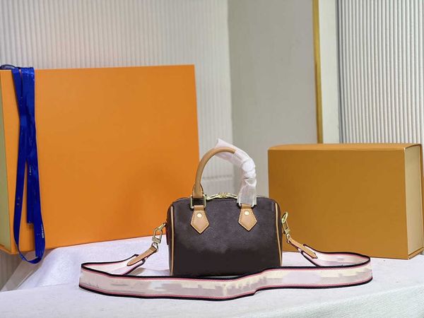 

yuchengbags 2022the new listing show style wholesale cross body bag luxury designer high capacity fashion exquisite luxury clutch bagshandba