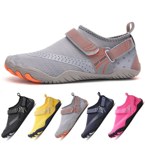 Sapatos explosivos de cinco dedos de natação anti-arranhão de pés de praia Sapatos de água ao ar livre esportes respiráveis ​​Sneaker de secagem rápida 220610