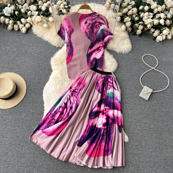 

runway two piece dress skirt set women's o-neck vintage print knit high elastic waist a-line pleated maxi skirt suit 2022, White
