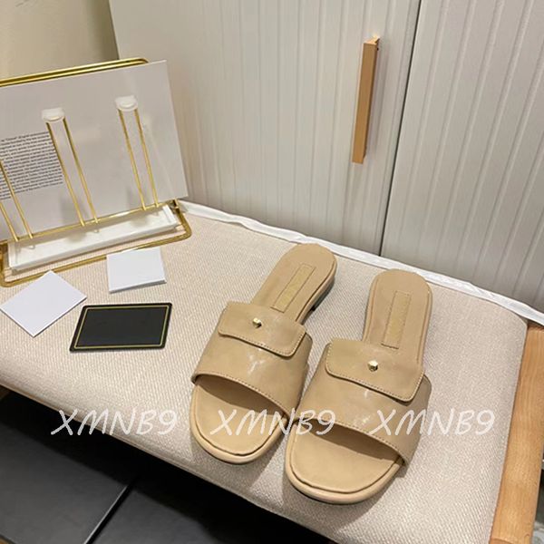 

2022 designer women slippers sheepskin rhombus design beauty ladies slides leather shoe new europe and america sandals, Black