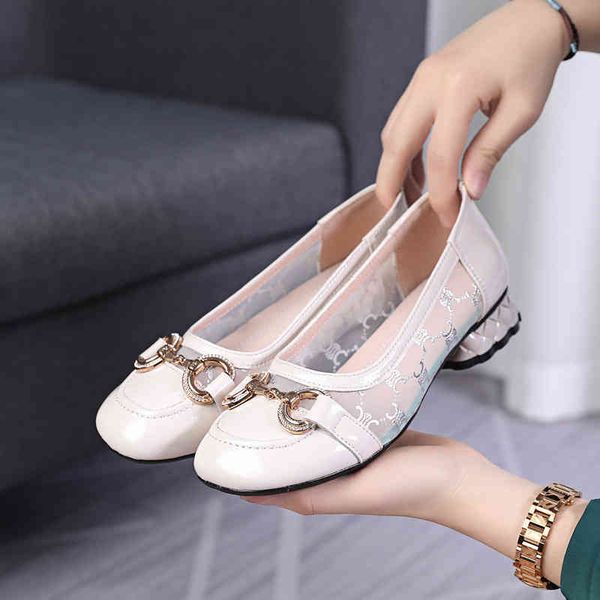 

dress shoes women's spring, summer and autumn patent leather breathable mesh shoes medium heel thick large women's single lefu ose, Black