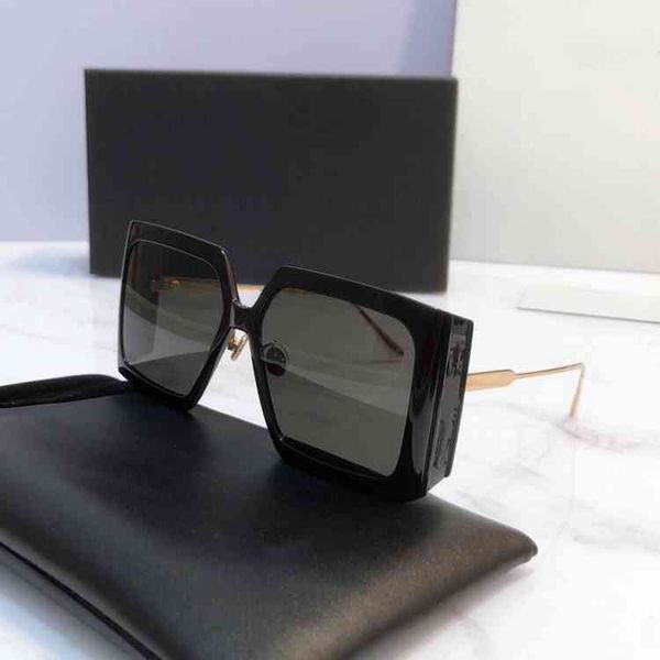 

sunglasses net red star same women's large box letter cd plate, White;black