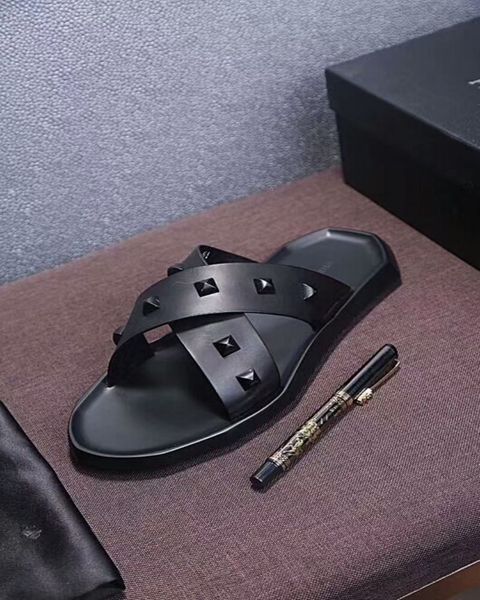 

luxury designer men slipper summer fashion rubber wide flat slide mens beach causal sandals flip flops with box 38-46, Black