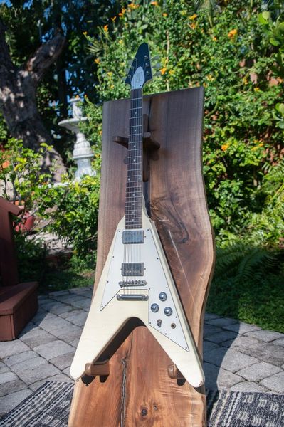 

the guitar dude exclusive custom '67 flying v - john cruz relic