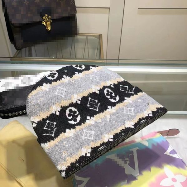 

2022 fashion high-quality beanie knitted hat knitted hats classical sports skull cap ladies casual outdoor, Blue;gray