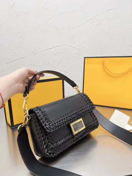 

2022 new one-shoulder messenger small square bag ladies trendy fashion all-match