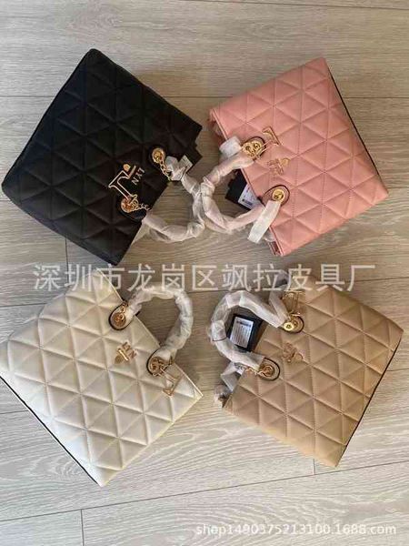 

new lyn portable shoulder big princess bag luxury designer