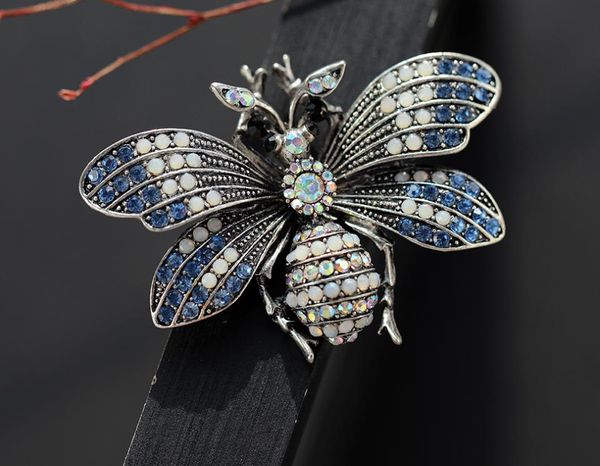 Vintage Big Bee Moth Borboleta Full Cristal Pin Broche Jóias Inseto Cores Clipes Para As Mulheres Meninas Homens Rhinestone Animal Scarf Hijab Hijab Colar Pingente