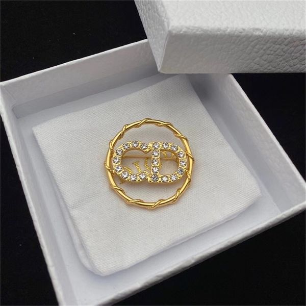 

jewelry rope winding full diamond brooch women's brass high-grade 70% off outlet store sale, Gray