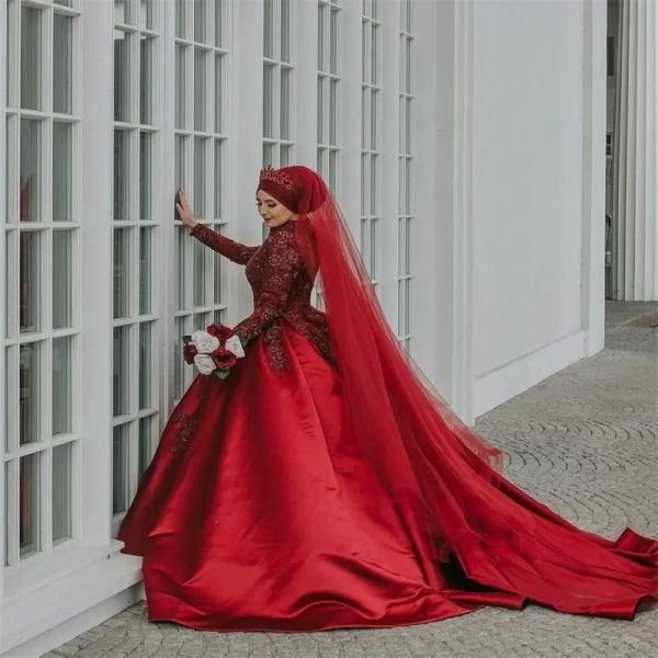 Luxus Rot Dubai Arabisch Muslim Plus Größe Ballkleid Brautkleider Lange Ärmel Perlen Spitze Applizierte Hochzeit Brautkleider Robe de Mariee