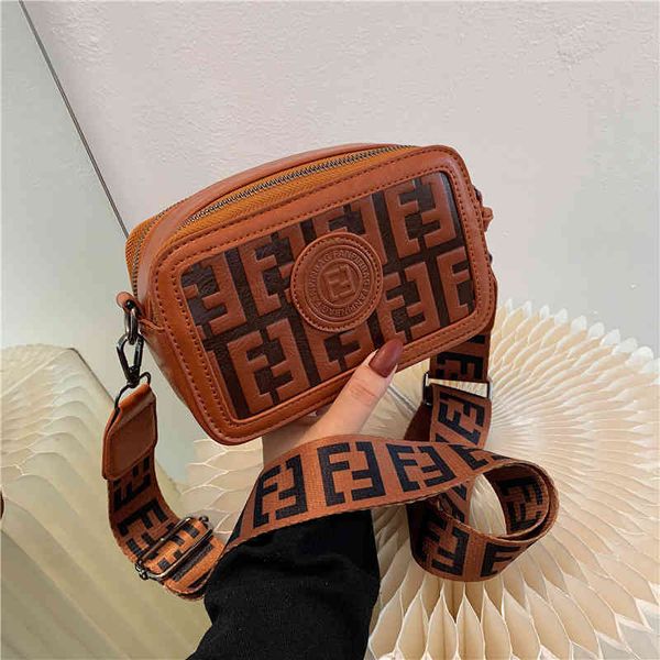 

fashion female fashion printed small square bag wide shoulder strap single shoul
