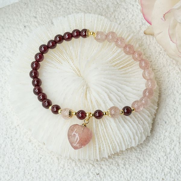 

new love strawberry crystal bracelet women's simple pearl garnet bracelet, Black