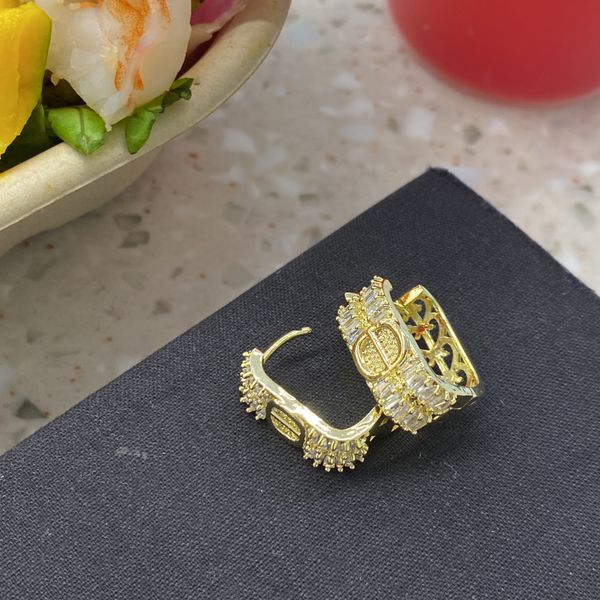 

2022 new u tang jewelry ins french hollowed out geometric square earrings fashion super flash micro set women's simple, Golden