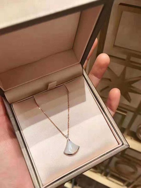 

luxury designer necklace classic fashion jewelry for women choker elegance fan-shaped jewelry necklaces pendant high-end gift box, Silver