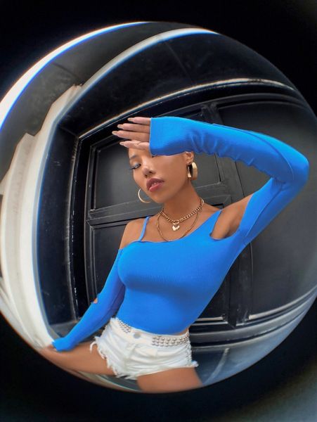 

asymmetrical neck rib crop tee m5lv#, White