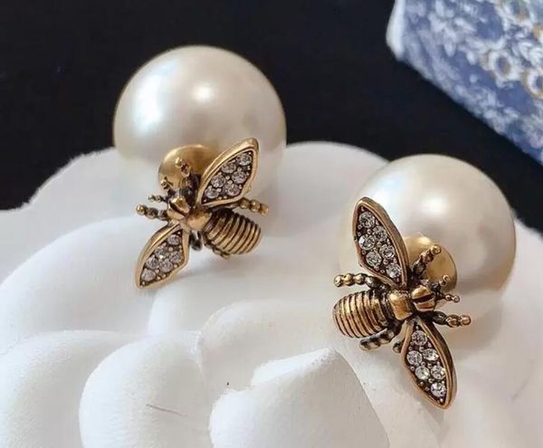 

vintage bee earrings stud fashion bee back pearl earrings luxury brand jewelry ladies party wedding couples engagement gifts, White